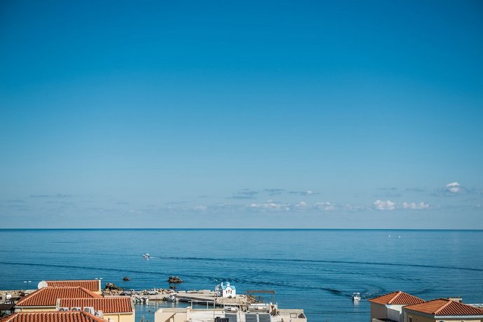 Thea Thalassa