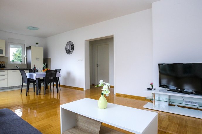 Summer Breeze Apartments Novalja