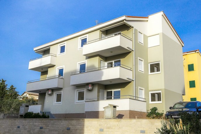 Summer Breeze Apartments Novalja