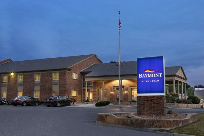 Baymont by Wyndham Kansas City Hotel