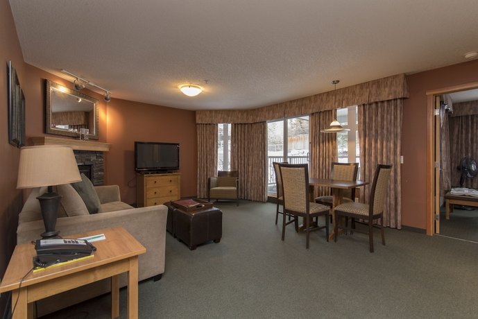 Windtower Lodge & Suites