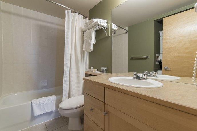 Windtower Lodge & Suites