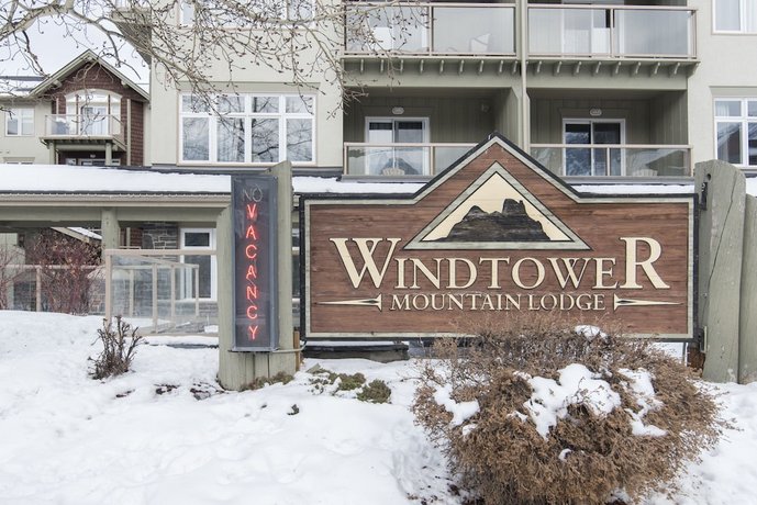 Windtower Lodge & Suites