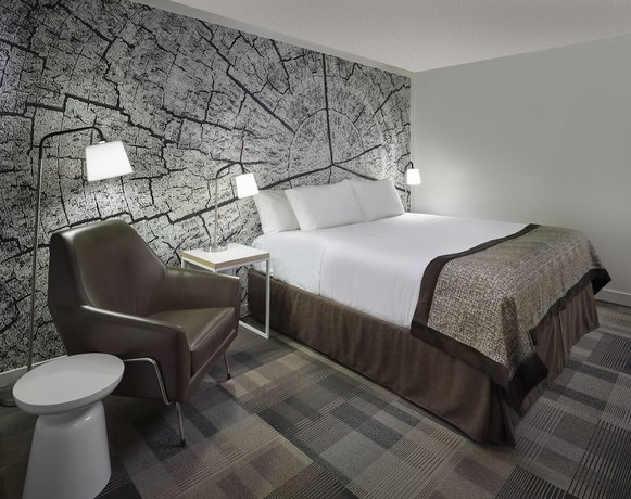 Coast Canmore Hotel & Conference Centre