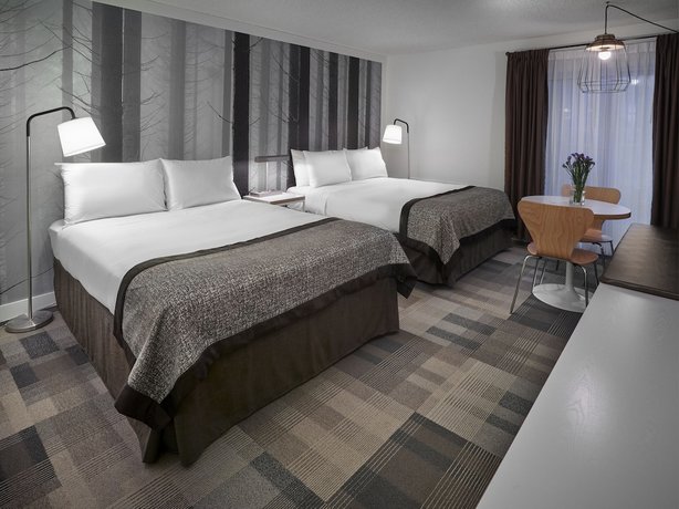 Coast Canmore Hotel & Conference Centre