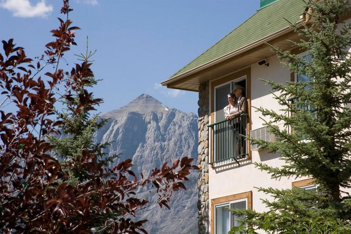 Coast Canmore Hotel & Conference Centre