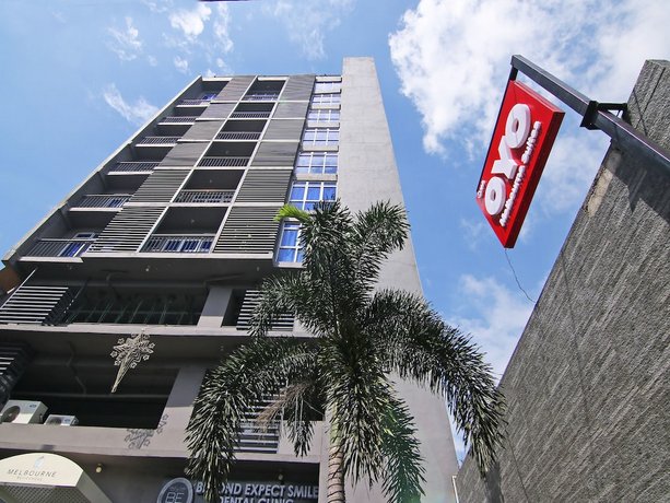 OYO 105 Melbourne Suites