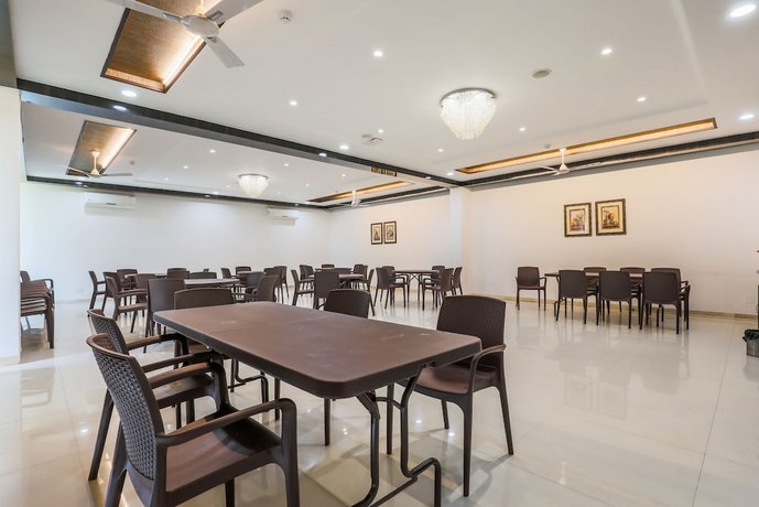 FabHotel Sapphire Inn Mansarovar
