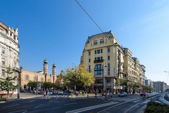 Karoly Corner Residences