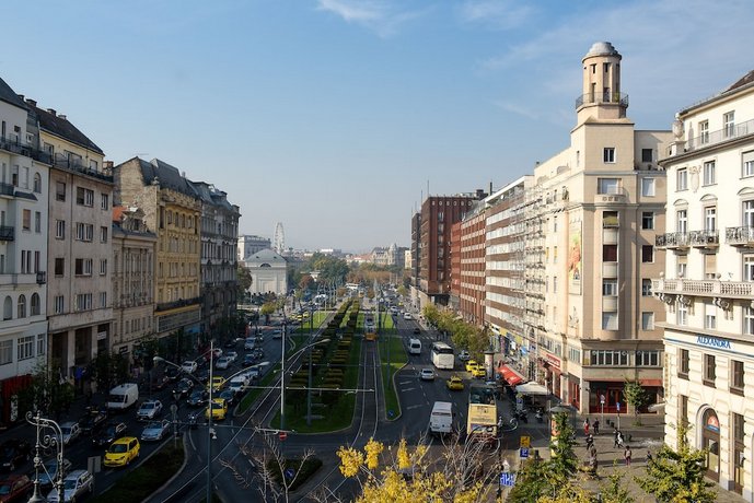 Karoly Corner Residences