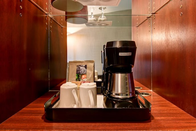 Chateau Lacombe Hotel