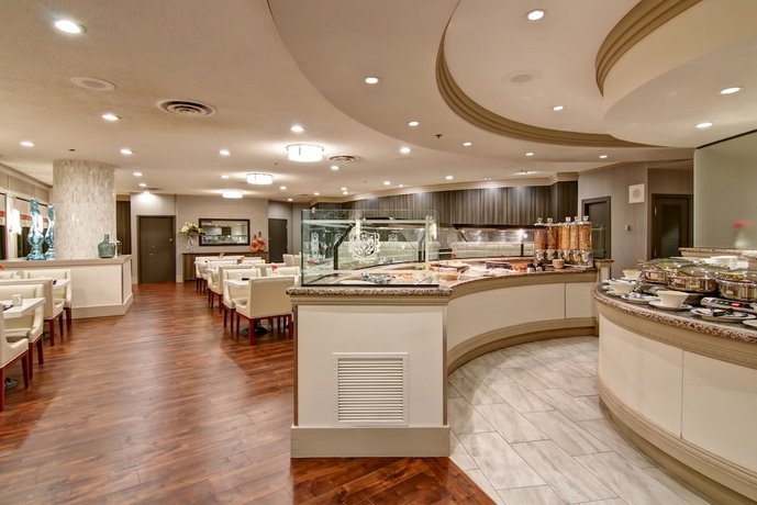 Chateau Lacombe Hotel