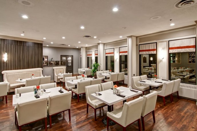 Chateau Lacombe Hotel
