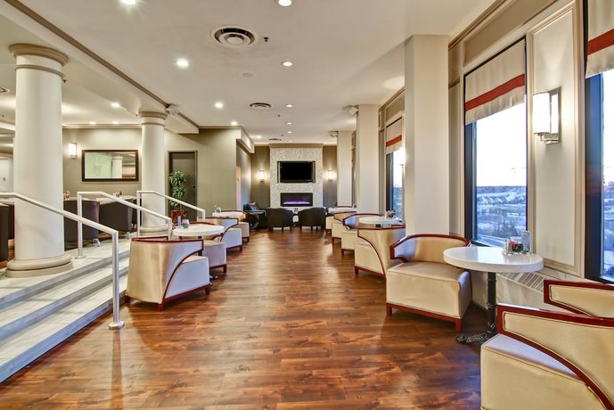 Chateau Lacombe Hotel