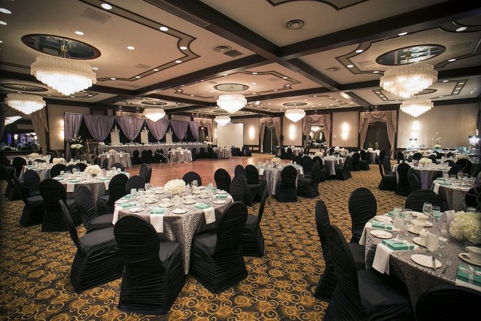 Chateau Lacombe Hotel