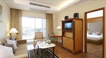 Kameo Grand Hotel & Serviced Apartment Rayong