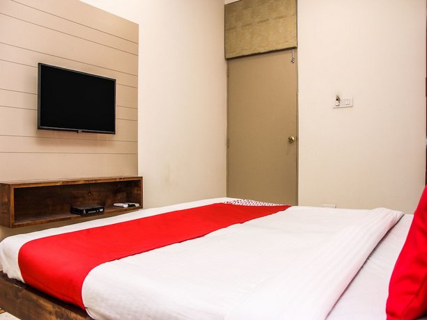 OYO 14600 Hotel Chawla