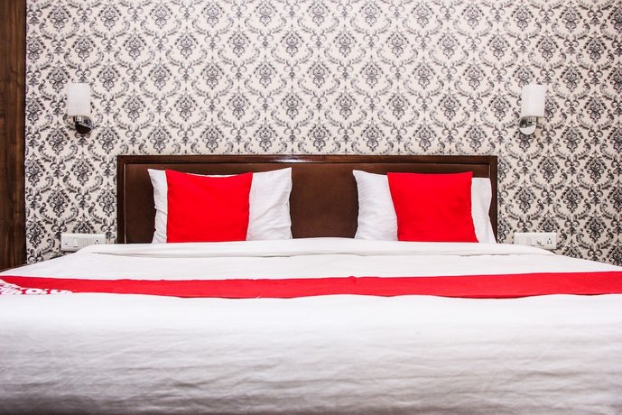 OYO 14600 Hotel Chawla