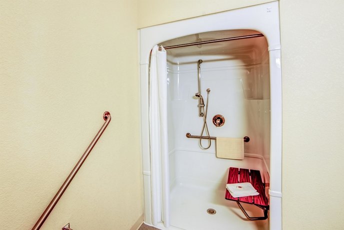 Motel 6 Huntsville ON