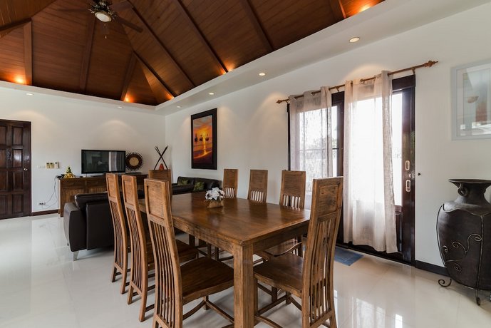 4 Bedroom Private Bali Style Villa Hh1