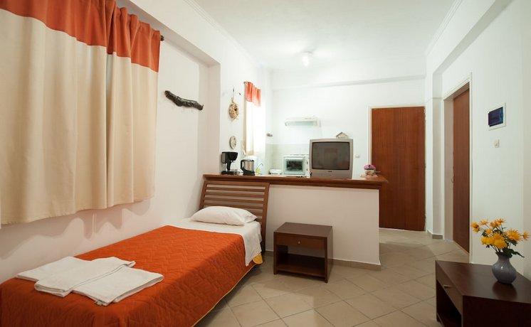 Zarkadis Beach Apartments