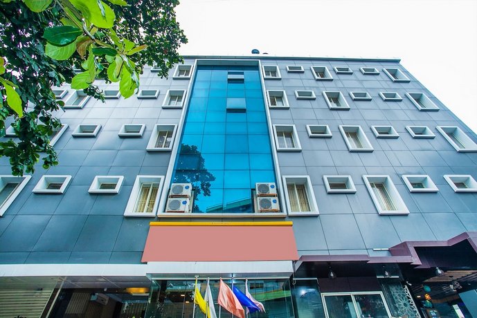 OYO 5641 Hotel Corporate Park Inn