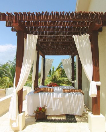 Laguna Suites Golf + Spa
