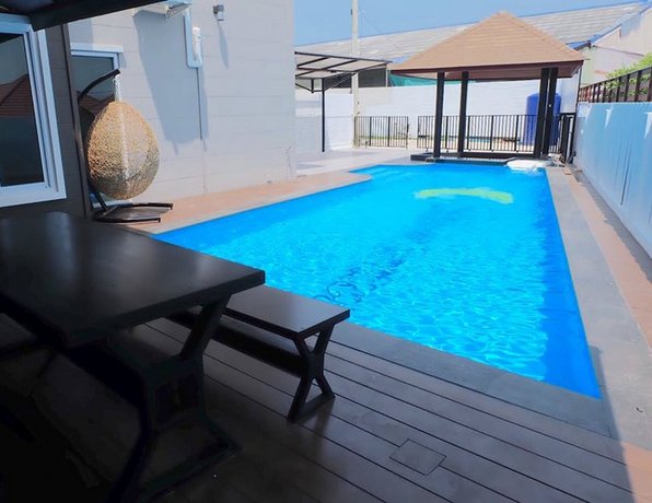 Moon Terrace pool Villa