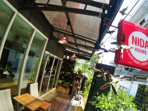 09 Hostel
