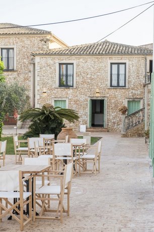 curolla petit hotel