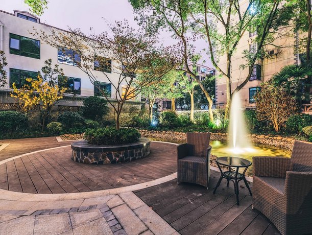 Atour Hotel Longyang Road