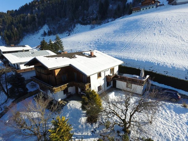 Holiday House Auer with Kitzview Kaprun