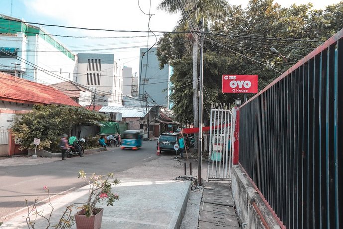 OYO 208 G House