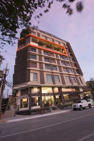 Hive Hotel and Convention Place