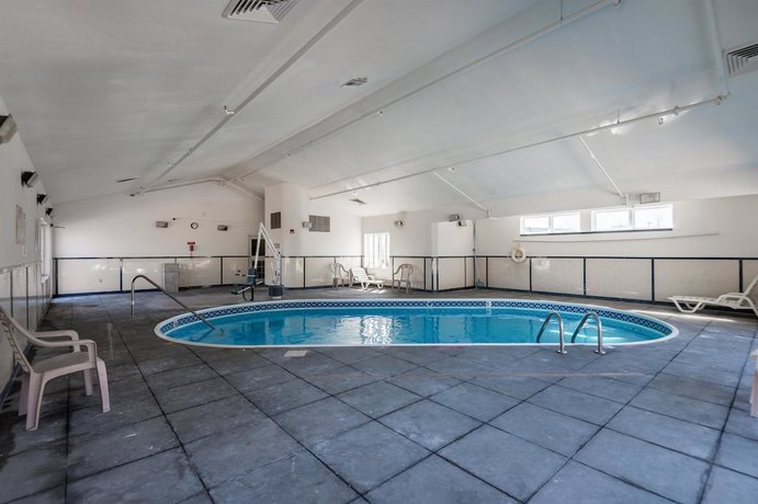 Motel 6 Olathe