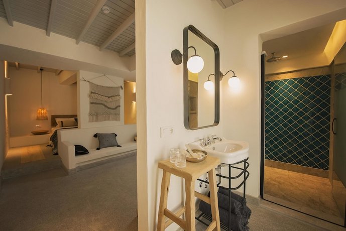 Yacht Boheme Hotel Adults Only