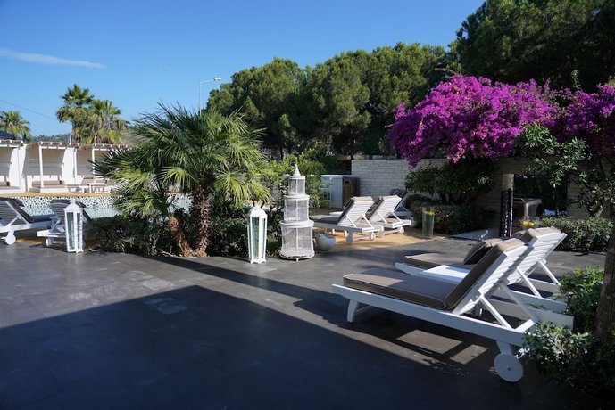 Yacht Boheme Hotel Adults Only