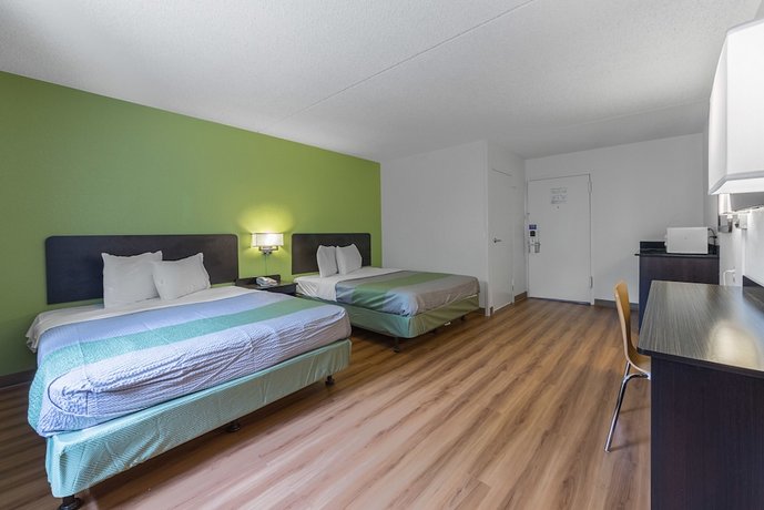 Motel 6 Warminster
