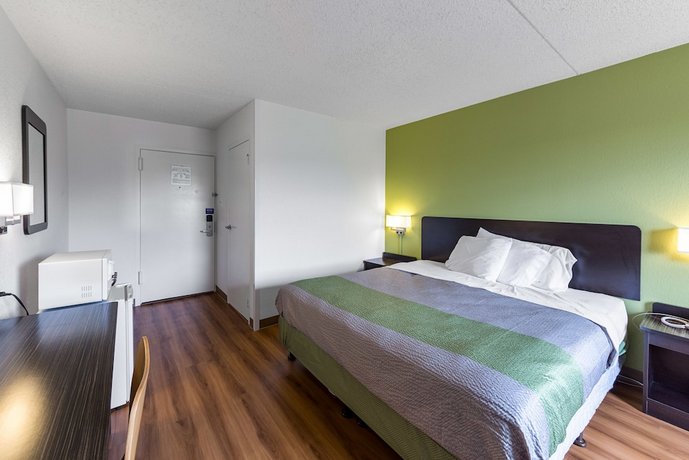 Motel 6 Warminster