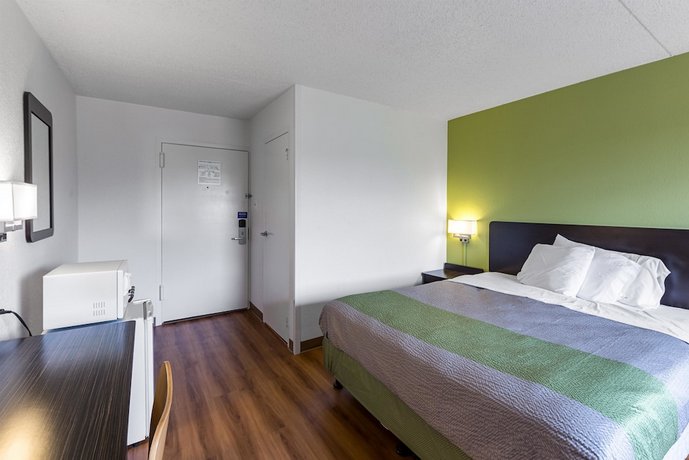 Motel 6 Warminster
