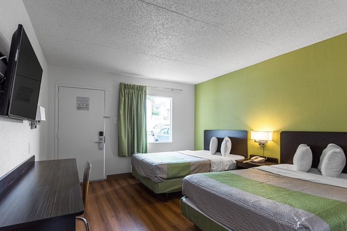 Motel 6 Warminster