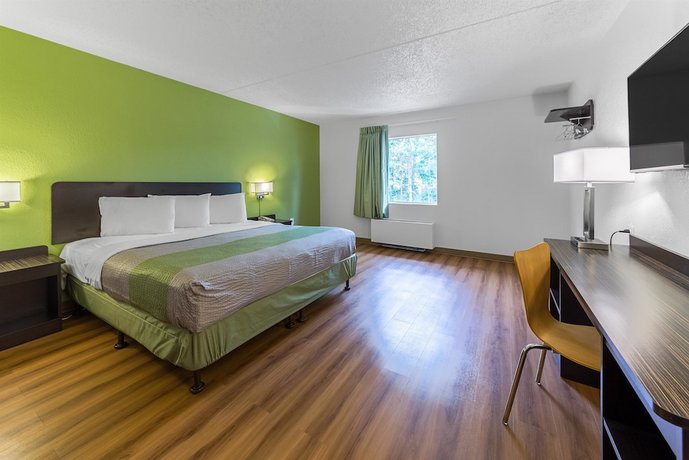 Motel 6 Warminster
