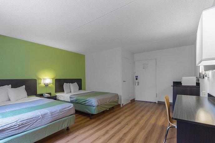 Motel 6 Warminster