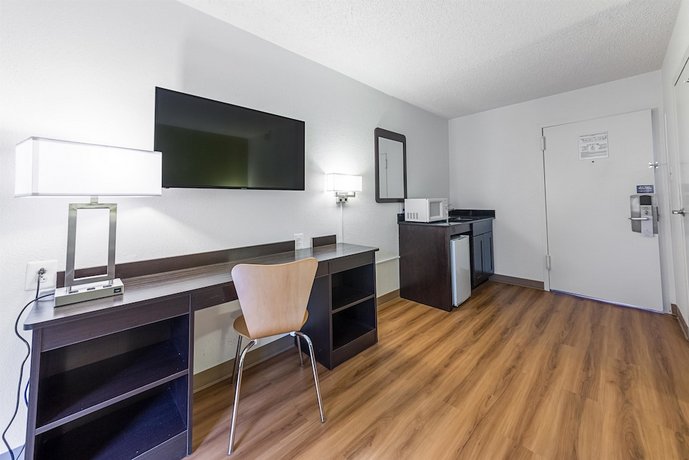 Motel 6 Warminster