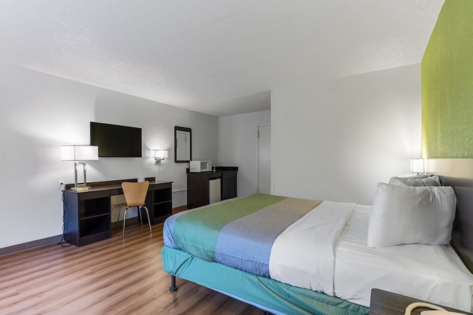 Motel 6 Warminster