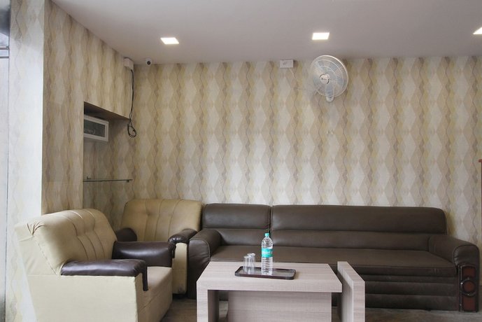 OYO 24259 Hotel Blue Inn