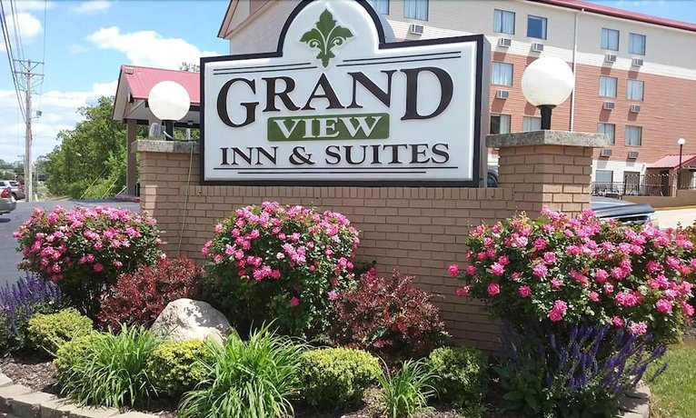 Grand View Inn & Suites