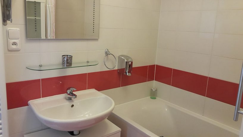 Bastien Studio near Airport