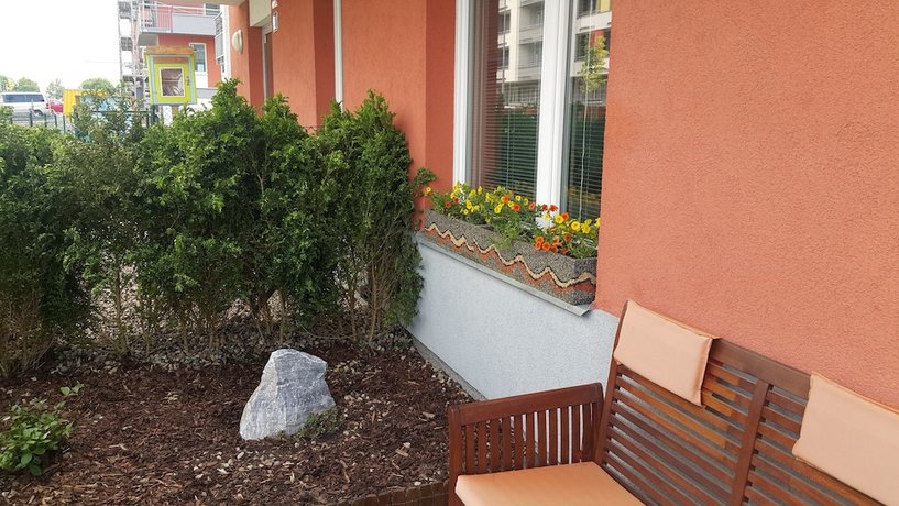 Bastien Studio near Airport