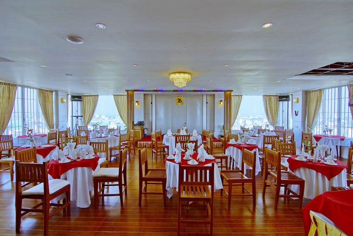 Hotel 76